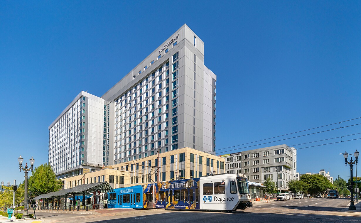 Hyatt Regency Portland At The Oregon Convention Center - Cascadia Windows (1)