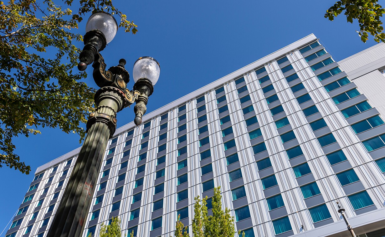 Hyatt Regency Portland At The Oregon Convention Center - Cascadia Windows (2)