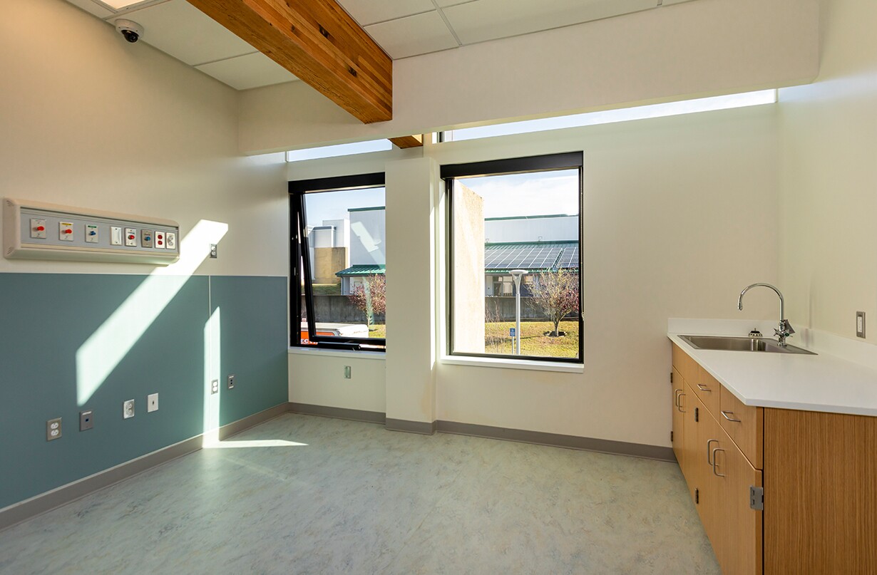 SWOCC Umpqua Hall Health & Science Building - Cascadia Windows (4)