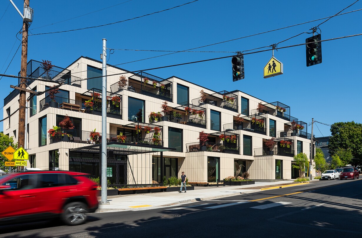 Ellen Browning Building - Cascadia Windows (1)