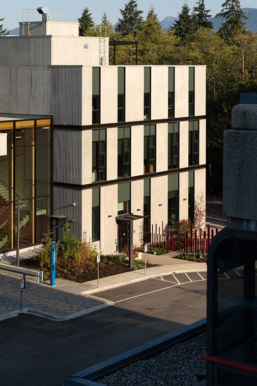 SFU Courtyard Residence - Cascadia Windows (9)