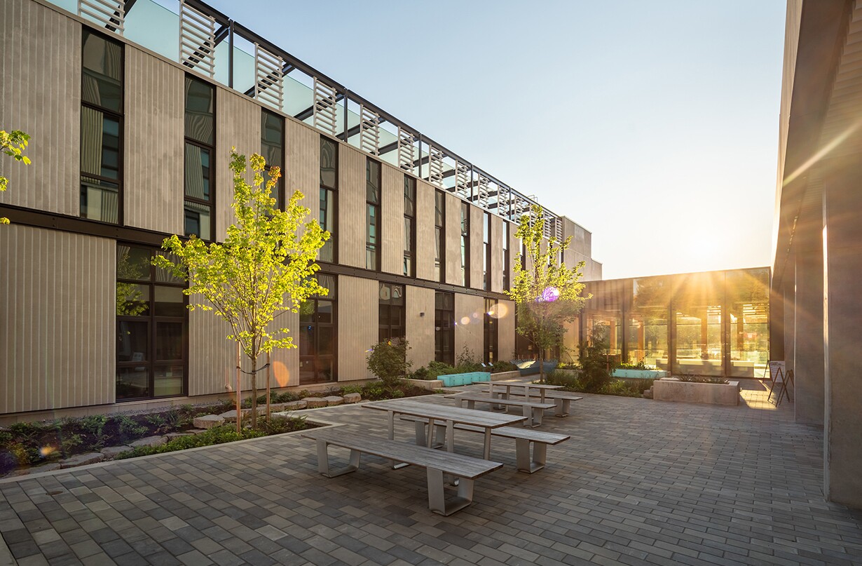 SFU Courtyard Residence - Cascadia Windows (11)